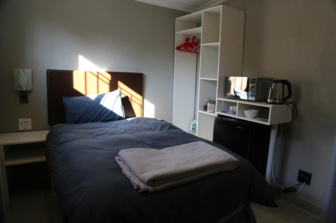 Zen Bnb Sandton Esterno foto