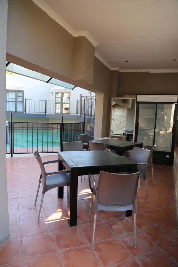 Zen Bnb Sandton Esterno foto