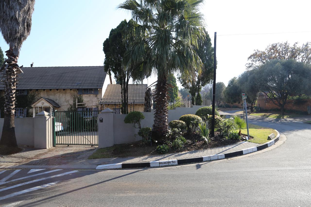 Zen Bnb Sandton Esterno foto